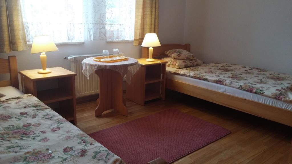 Gospodarstwo Agroturystyczne-Pensjonat Sad Bed & Breakfast Подгожин Екстериор снимка